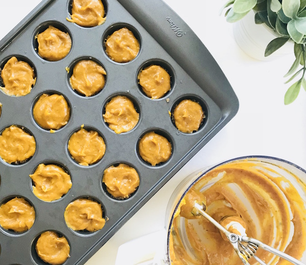 Pumpkin Pie Filling into Crusts